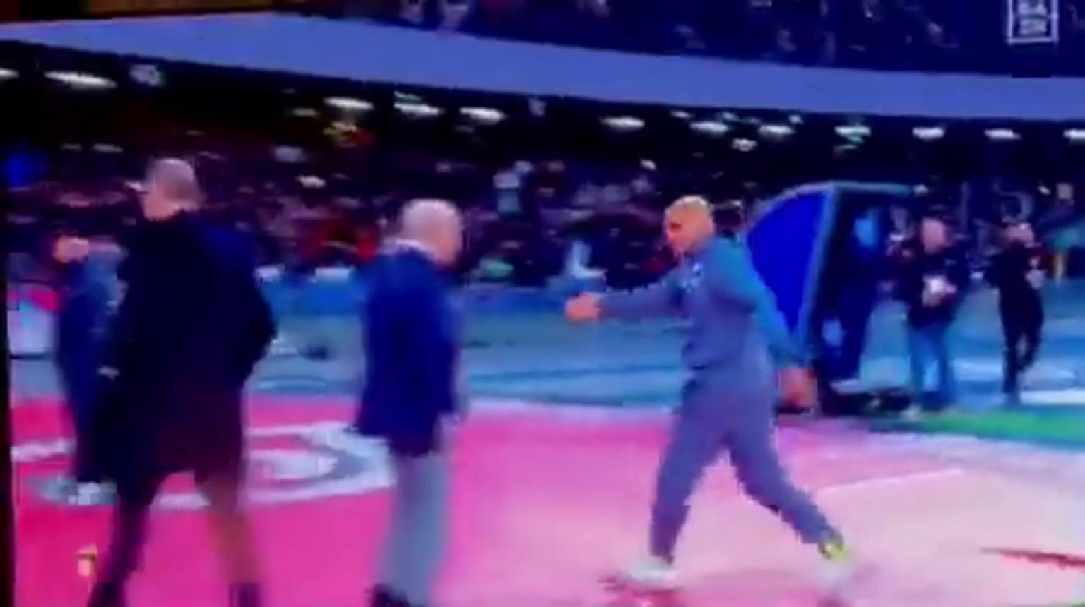 國(guó)外網(wǎng)友調(diào)侃：這是馬蒂奇賽后見(jiàn)到奧納納的樣子