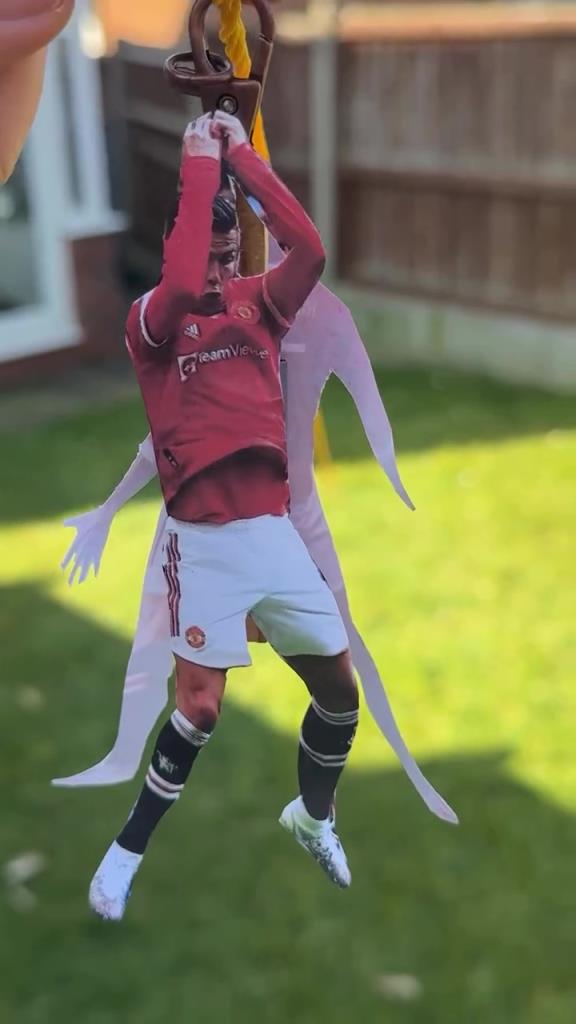 妙啊！球迷根據(jù)球員人物特點(diǎn)，做出經(jīng)典還原裝置