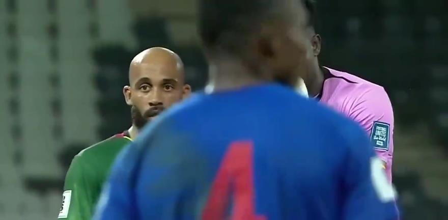 奧納納越來越抽象！此前跑到前場指揮隊(duì)友罰任意球