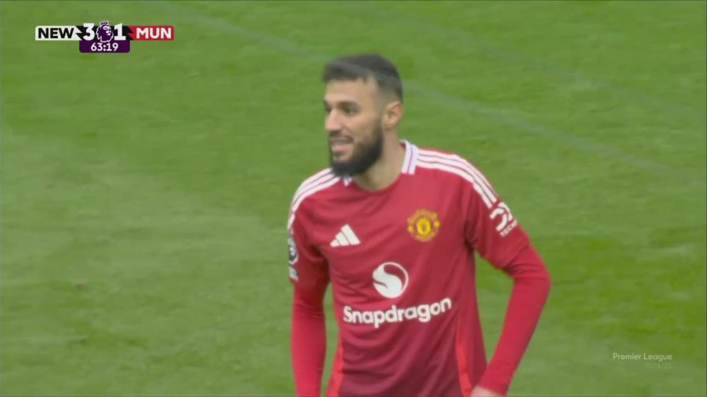 巨大失誤！馬茲拉維滑倒送大禮！巴恩斯斷球突進推射得手！