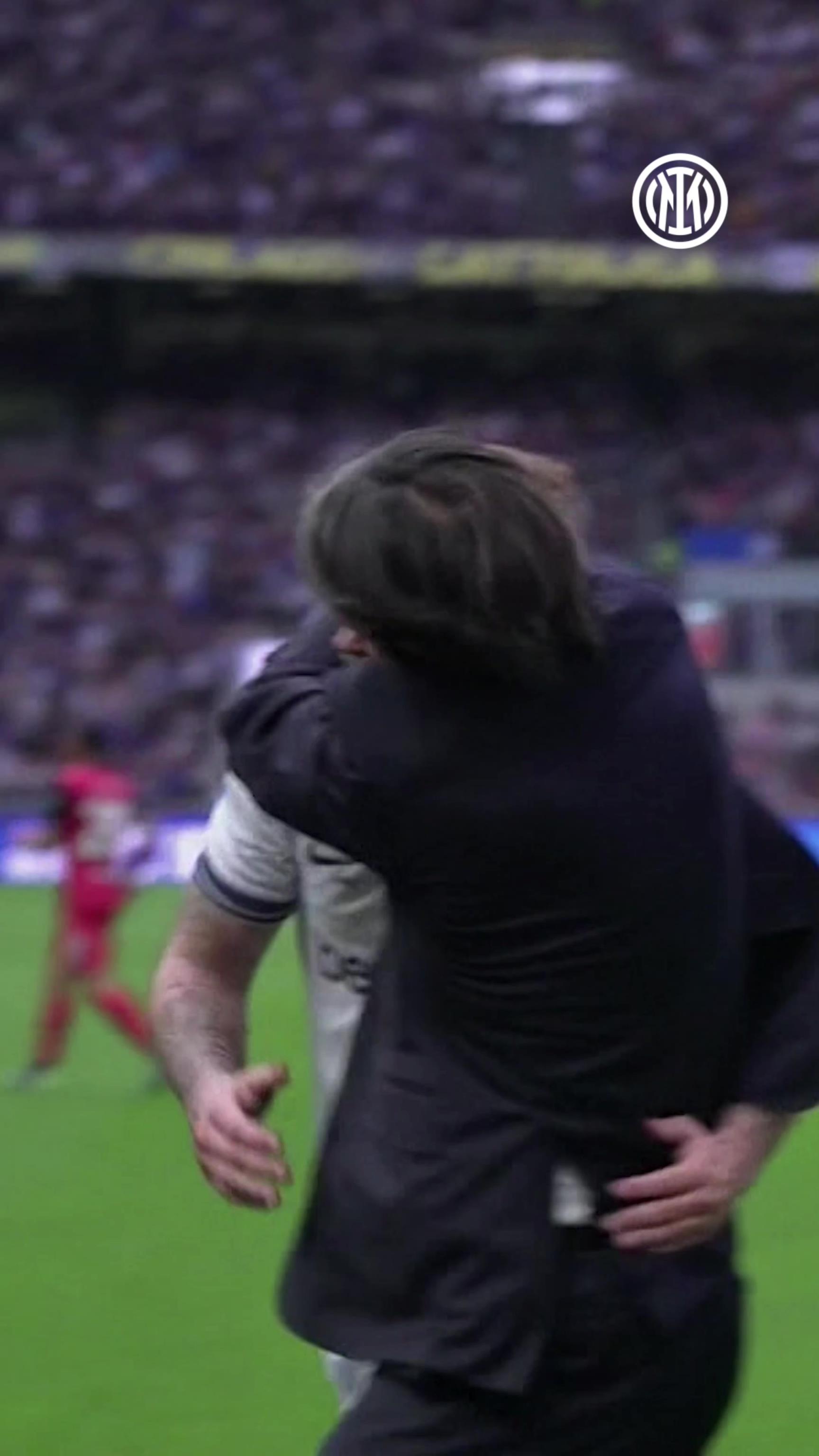 太銷魂，網(wǎng)友：阿瑙托維奇這腳傳球的確值得小因又摟又親